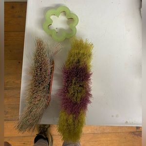 Horse brushes and shedding comb